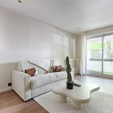 דירה Beautiful With Bercy Terrace *